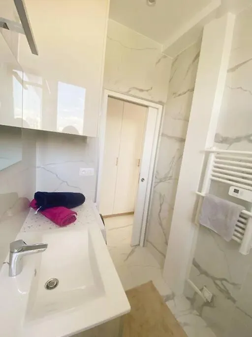Appartement 2P Idealement Place Juan Les Pins Fransa